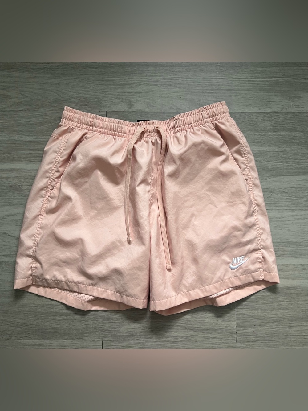 Nike Women’s Blush Pink Athletic Running Shorts Size Large Drawstring Mesh Lined